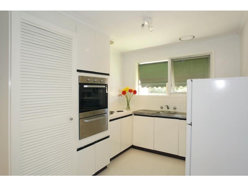 4/4-6 Gibb Street, Berwick VIC 3806