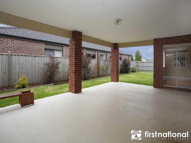 9 Dan Morgan Drive, Cranbourne East VIC 3977