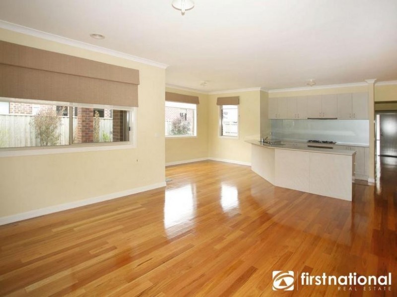 9 Dan Morgan Drive, Cranbourne East VIC 3977