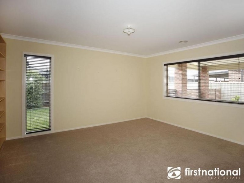 9 Dan Morgan Drive, Cranbourne East VIC 3977