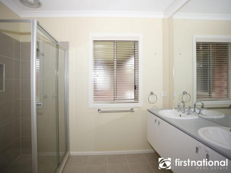 9 Dan Morgan Drive, Cranbourne East VIC 3977