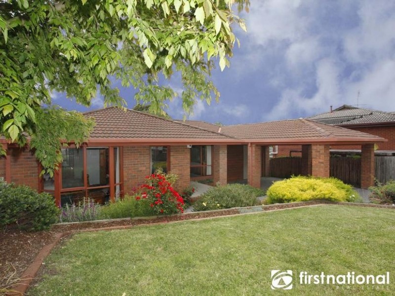 27 Outlook Drive, Berwick VIC 3806
