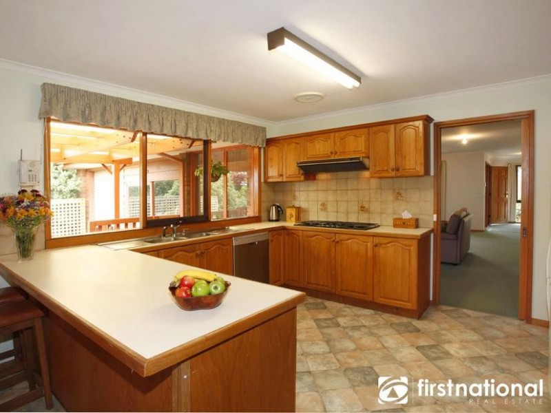 27 Outlook Drive, Berwick VIC 3806