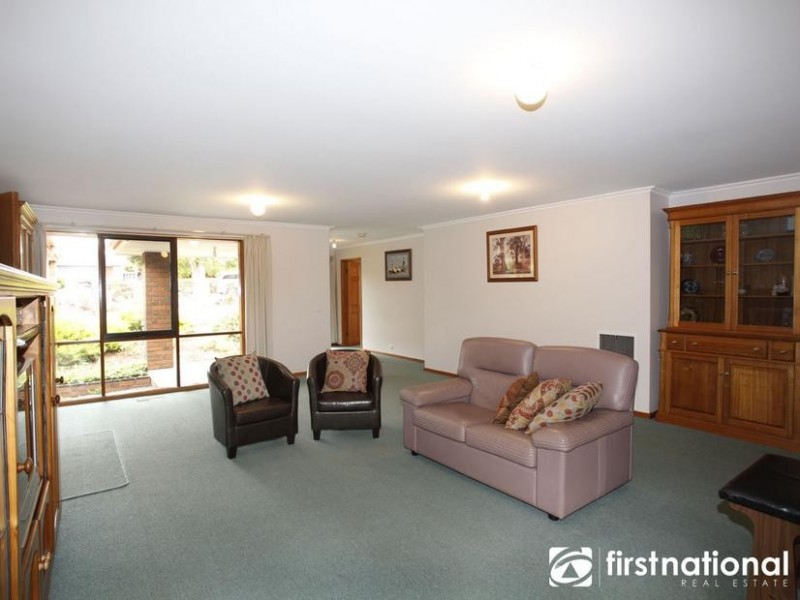 27 Outlook Drive, Berwick VIC 3806