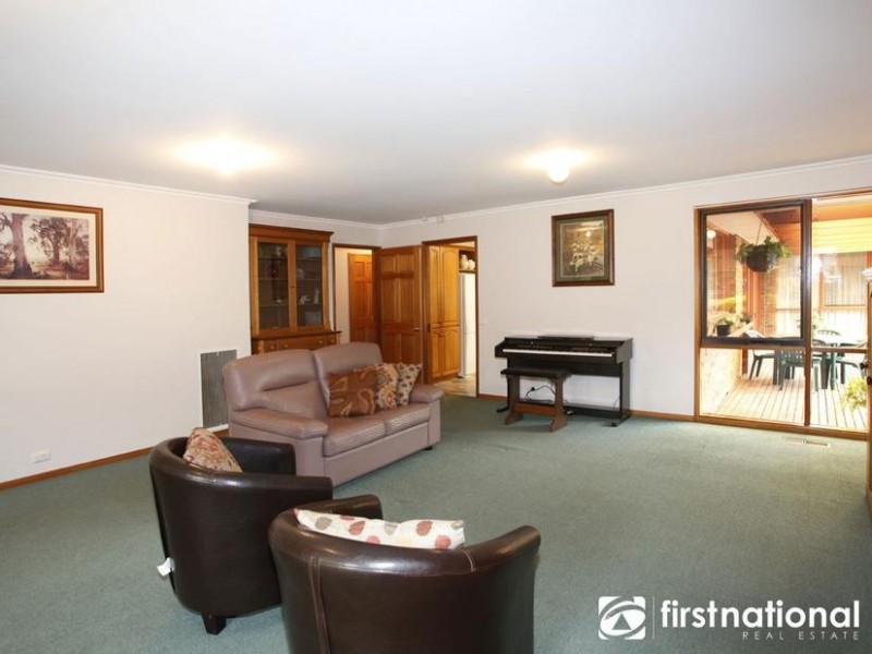 27 Outlook Drive, Berwick VIC 3806