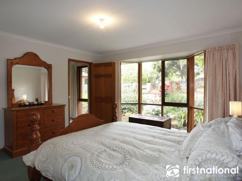 27 Outlook Drive, Berwick VIC 3806