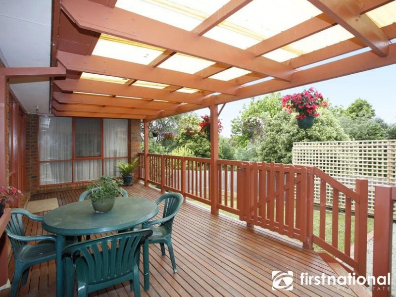 27 Outlook Drive, Berwick VIC 3806