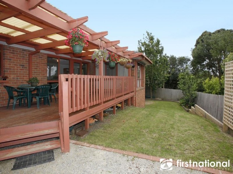 27 Outlook Drive, Berwick VIC 3806