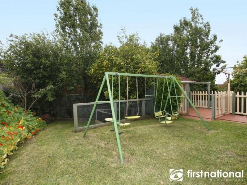 27 Outlook Drive, Berwick VIC 3806
