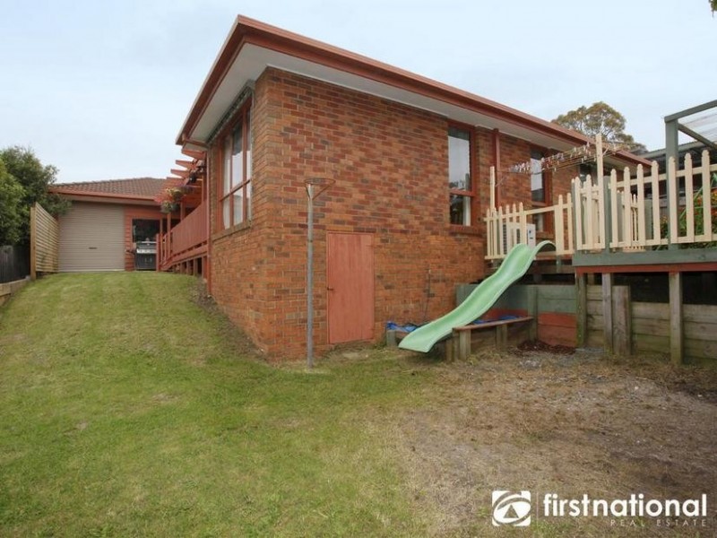 27 Outlook Drive, Berwick VIC 3806