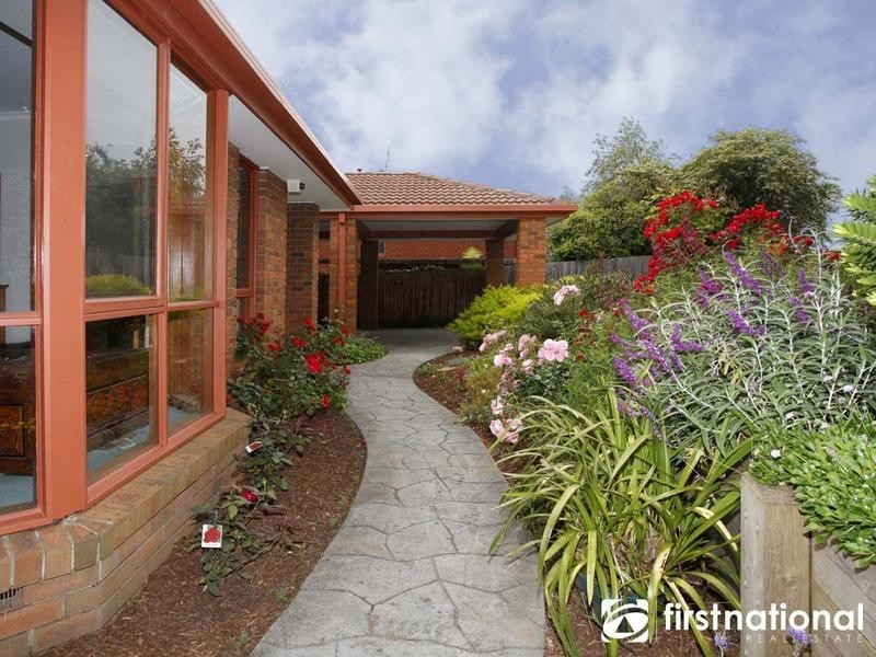 27 Outlook Drive, Berwick VIC 3806