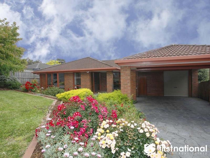 27 Outlook Drive, Berwick VIC 3806