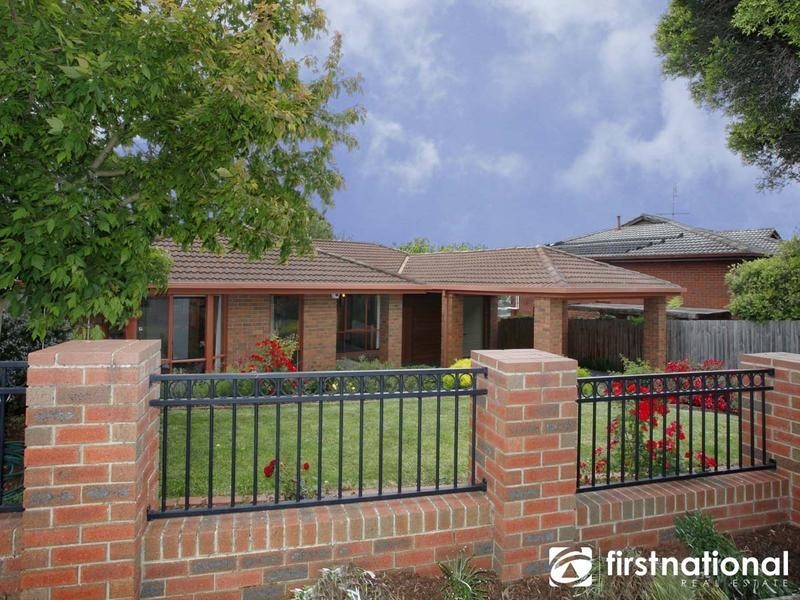 27 Outlook Drive, Berwick VIC 3806