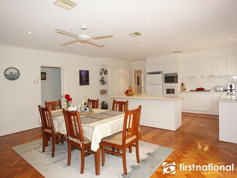 8 Buxton Mews, Berwick VIC 3806