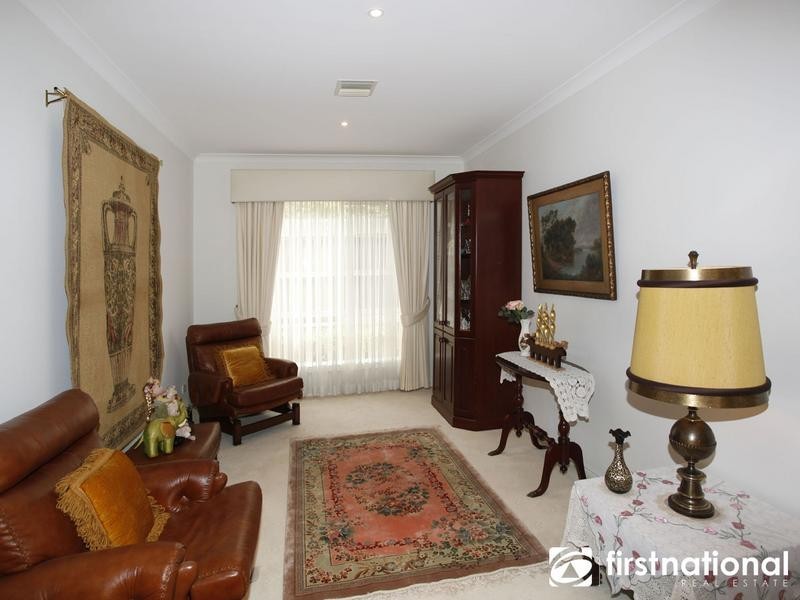 8 Buxton Mews, Berwick VIC 3806