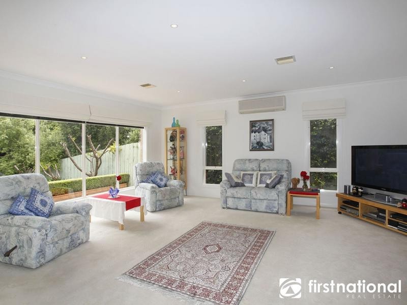 8 Buxton Mews, Berwick VIC 3806