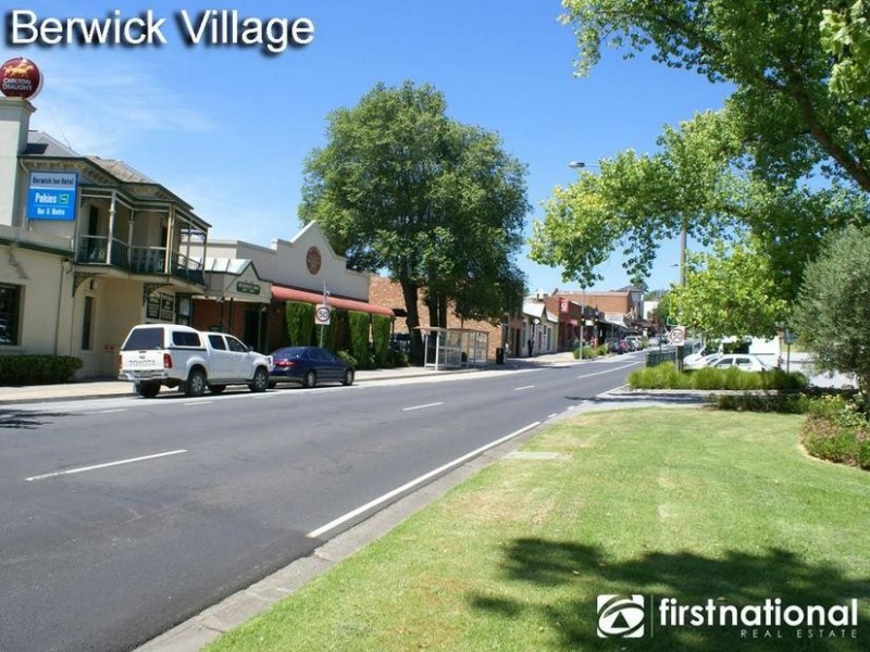 8 & 16-18 Harkaway Road, Berwick VIC 3806