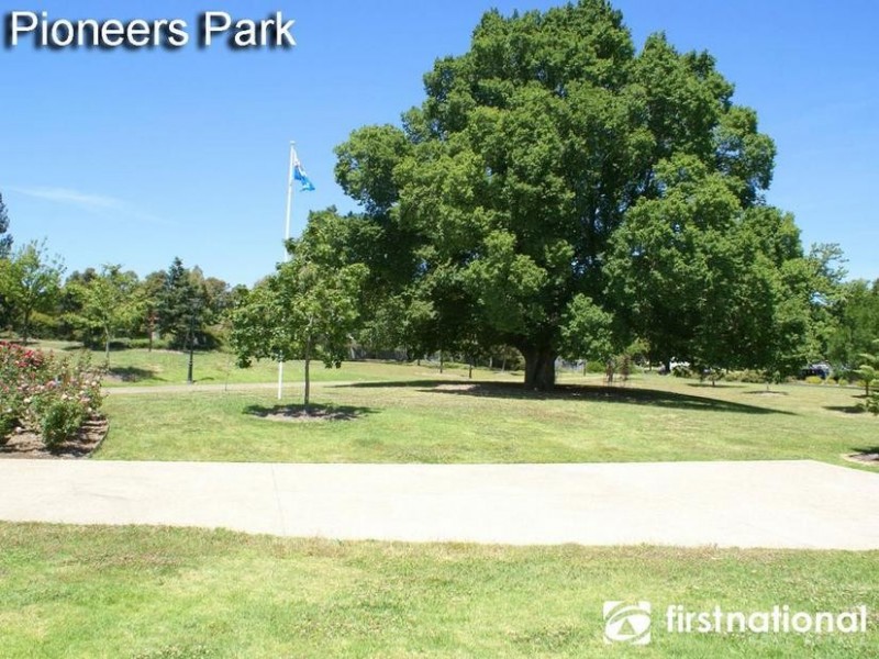 8 & 16-18 Harkaway Road, Berwick VIC 3806