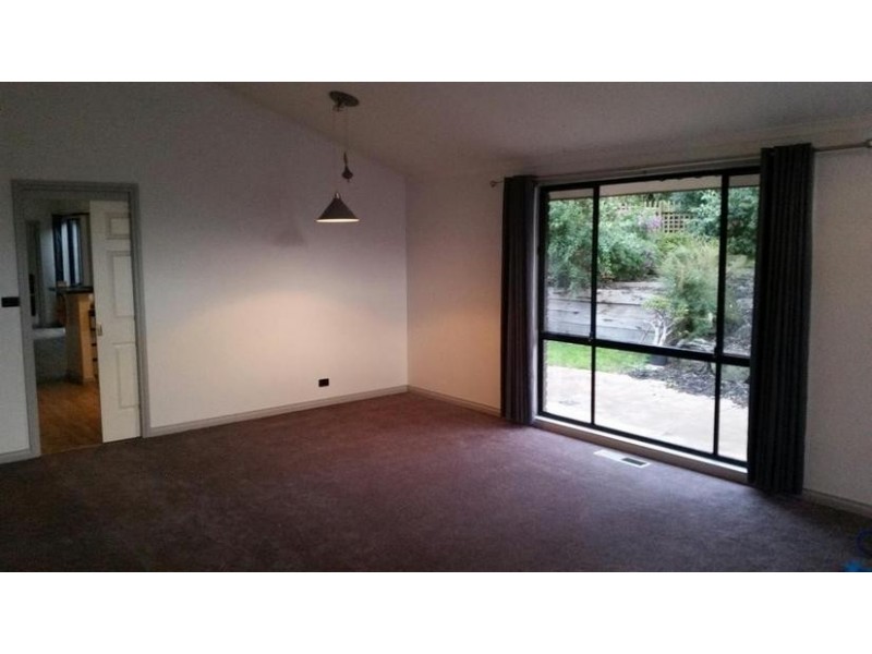 2 Kirkfell Court, Berwick VIC 3806