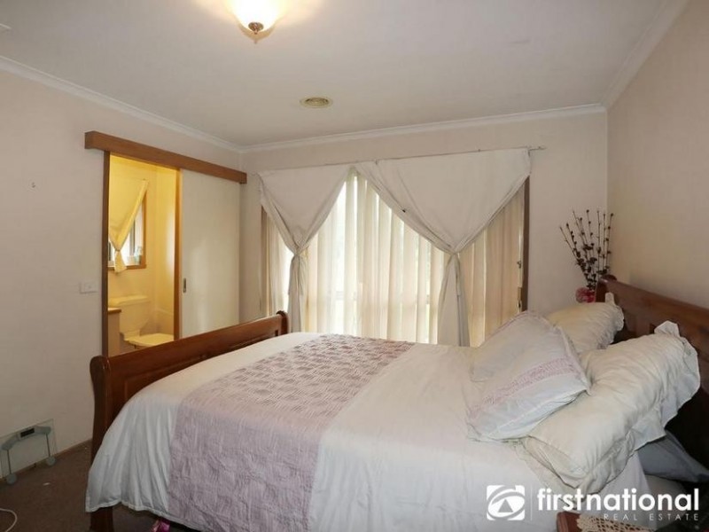 4 Farrer Place, Berwick VIC 3806