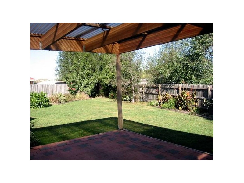 6 Moloney Court, Berwick VIC 3806