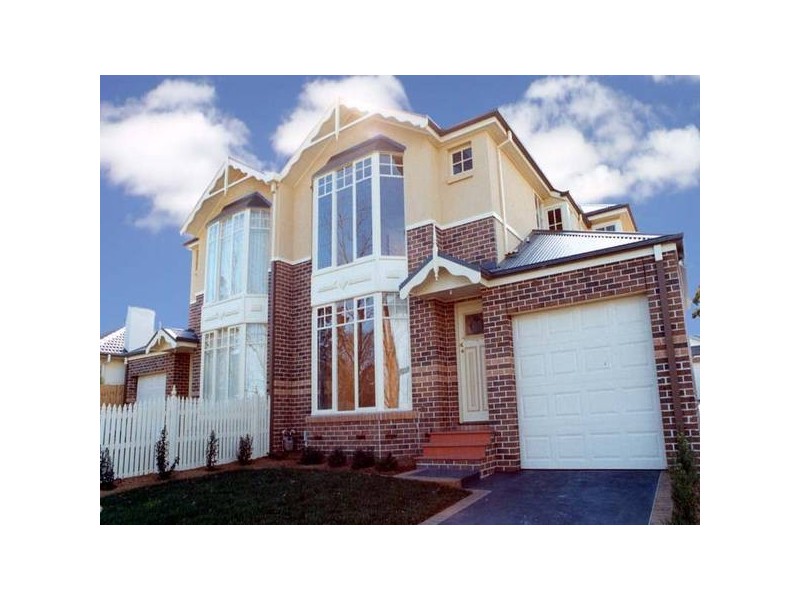 2/183 High Street, Berwick VIC 3806