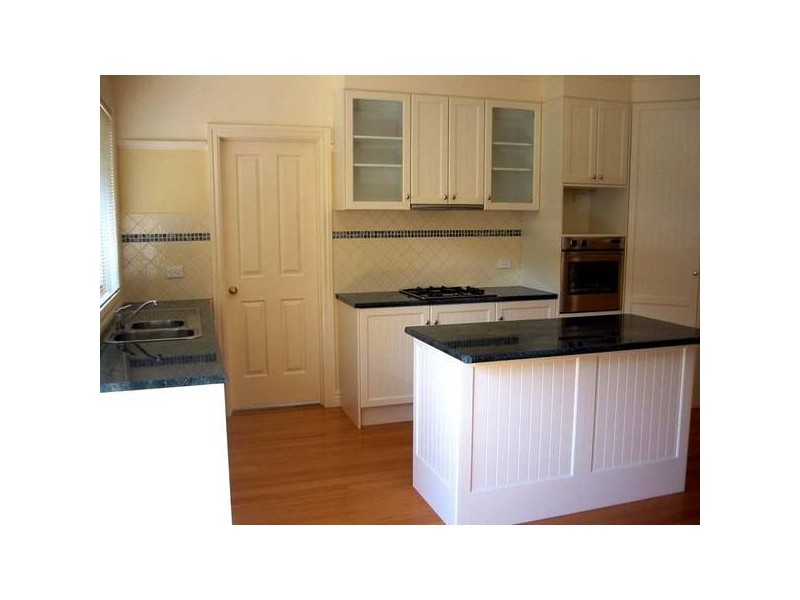 2/183 High Street, Berwick VIC 3806