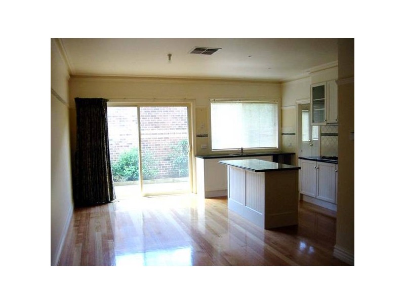 2/183 High Street, Berwick VIC 3806