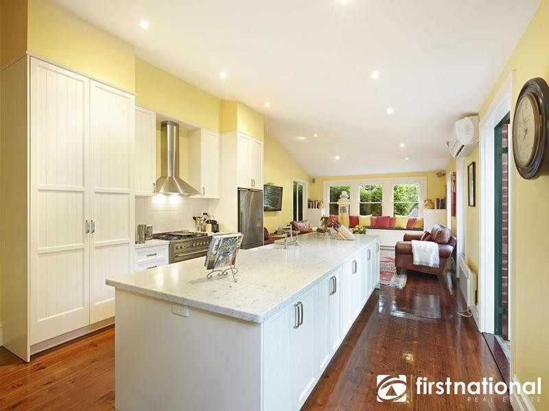 42 Langmore Lane, Berwick VIC 3806