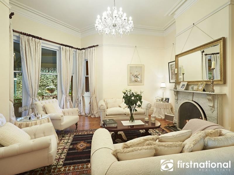 42 Langmore Lane, Berwick VIC 3806