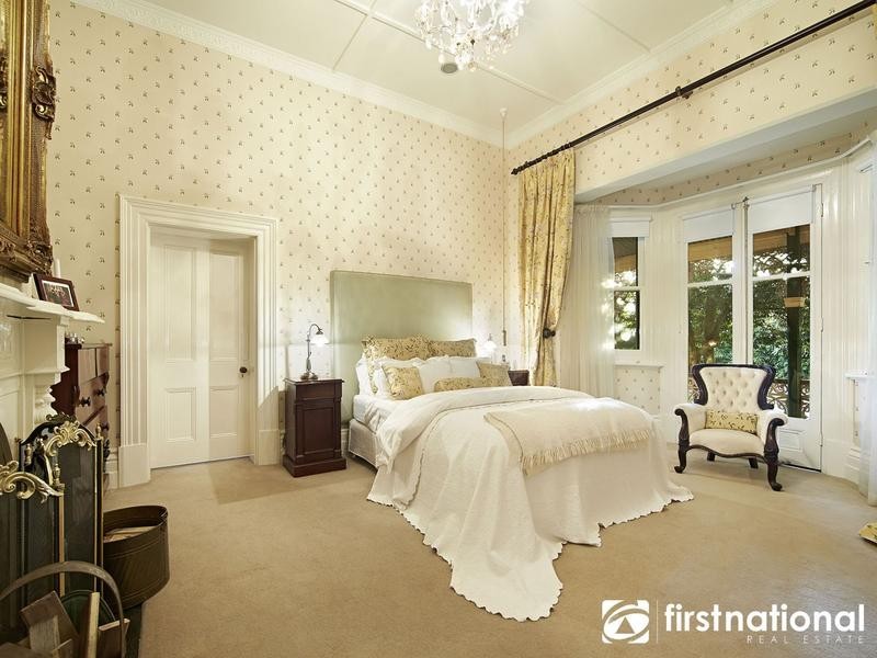 42 Langmore Lane, Berwick VIC 3806