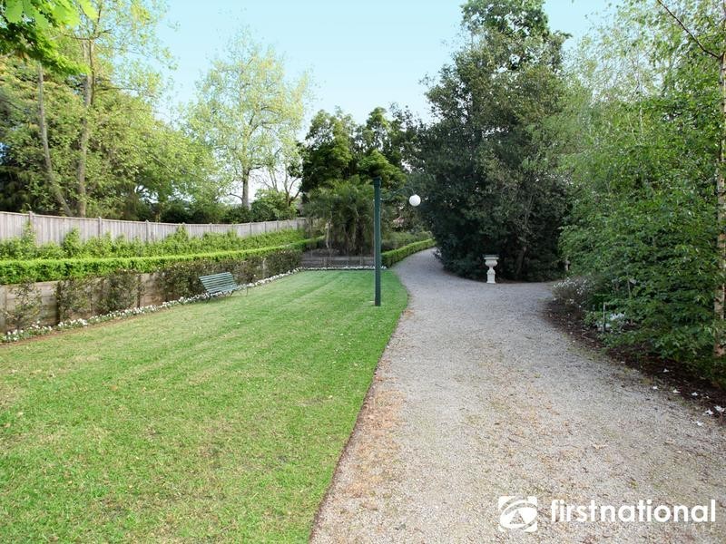 42 Langmore Lane, Berwick VIC 3806