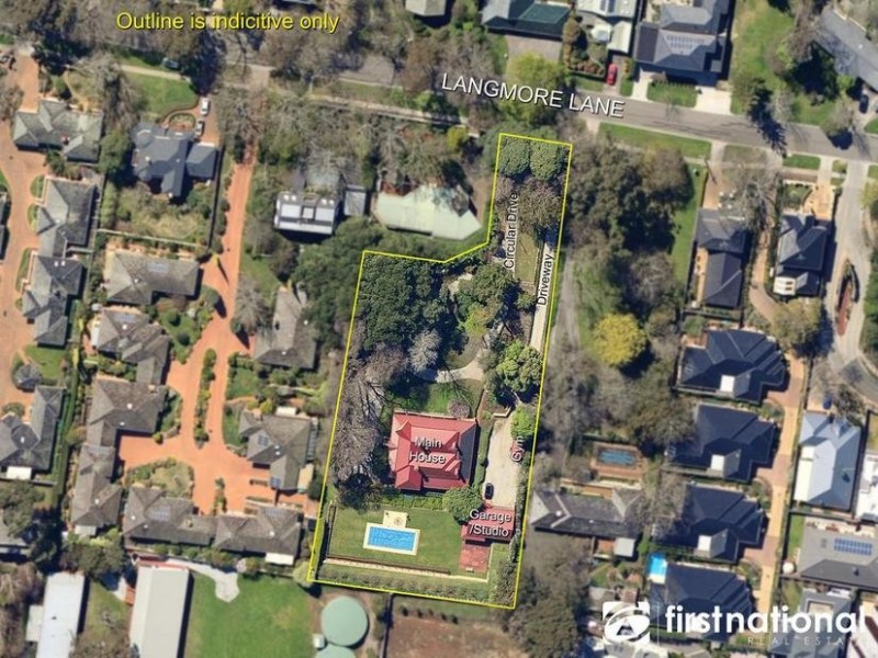 42 Langmore Lane, Berwick VIC 3806