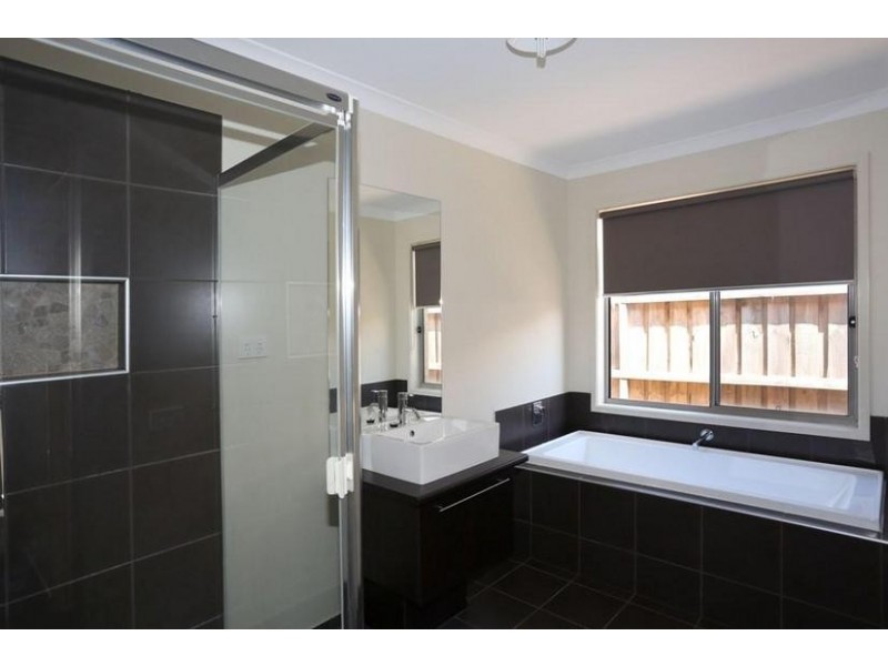 4 Watt Place, Lyndhurst VIC 3975