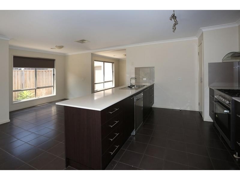 4 Watt Place, Lyndhurst VIC 3975