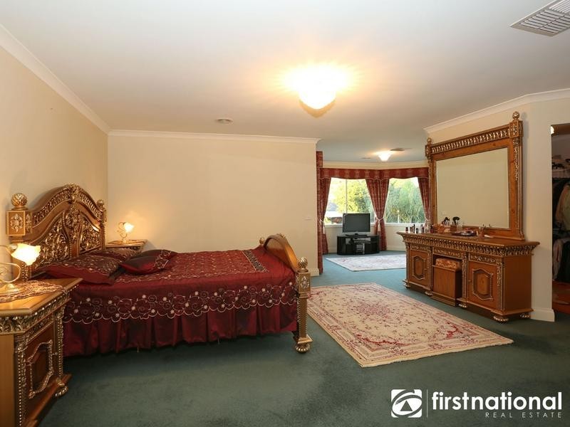 11 Lorikeet Drive, Berwick VIC 3806