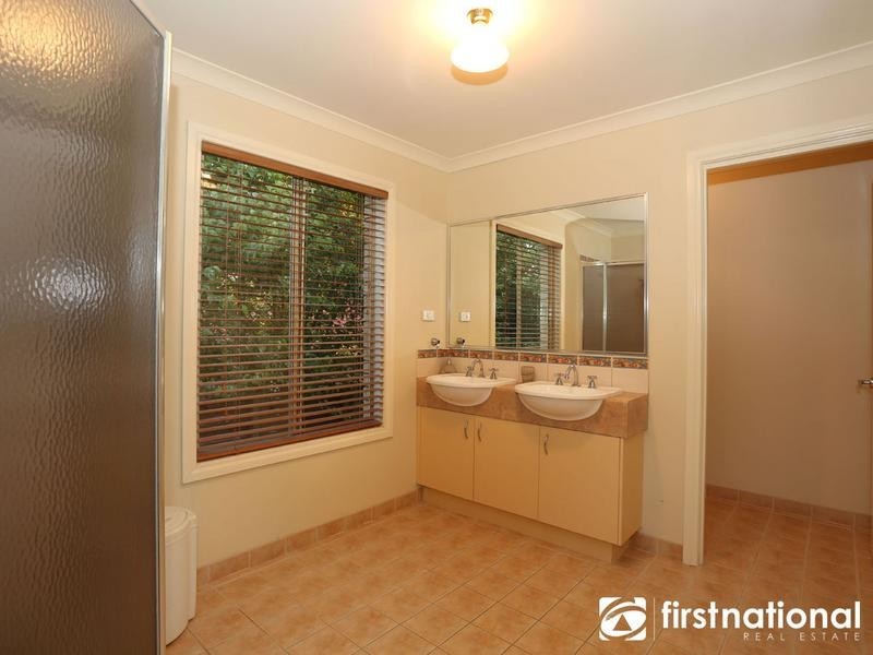 11 Lorikeet Drive, Berwick VIC 3806