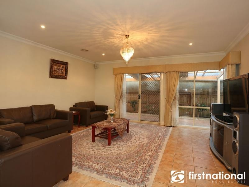 11 Lorikeet Drive, Berwick VIC 3806