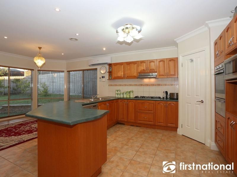 11 Lorikeet Drive, Berwick VIC 3806