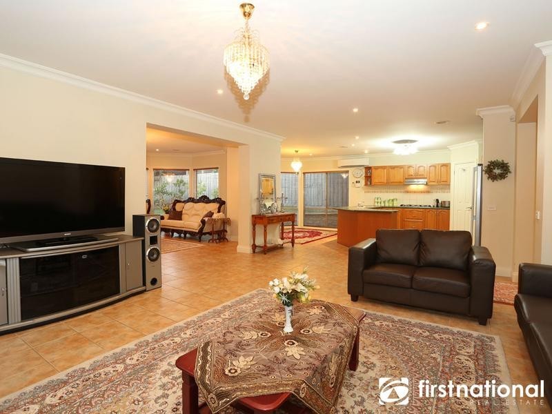 11 Lorikeet Drive, Berwick VIC 3806