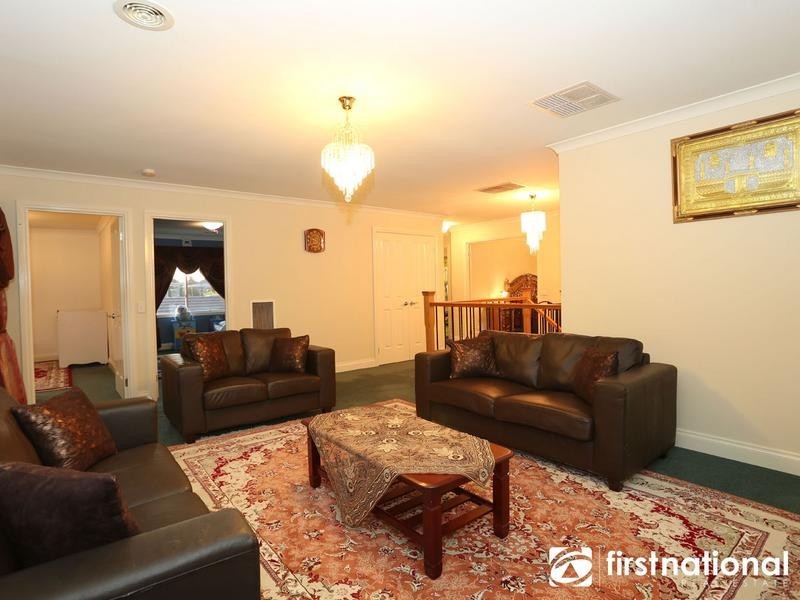 11 Lorikeet Drive, Berwick VIC 3806