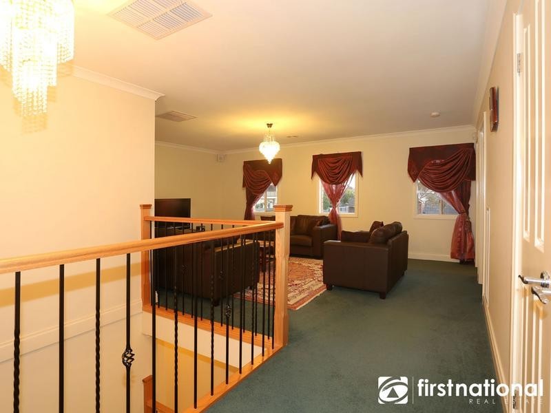 11 Lorikeet Drive, Berwick VIC 3806