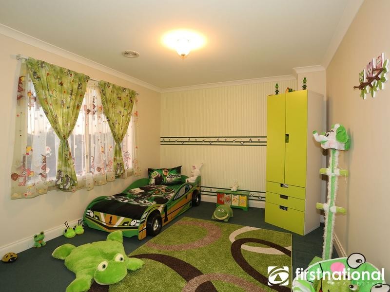 11 Lorikeet Drive, Berwick VIC 3806