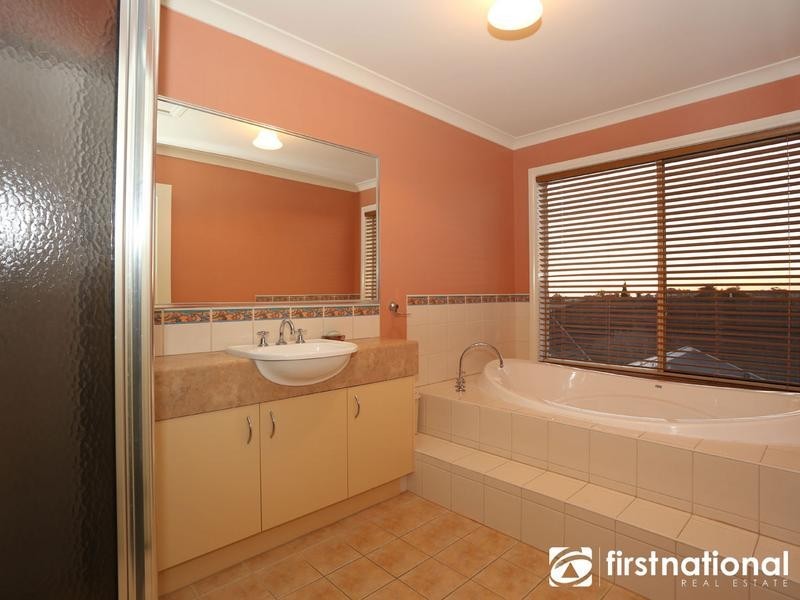 11 Lorikeet Drive, Berwick VIC 3806