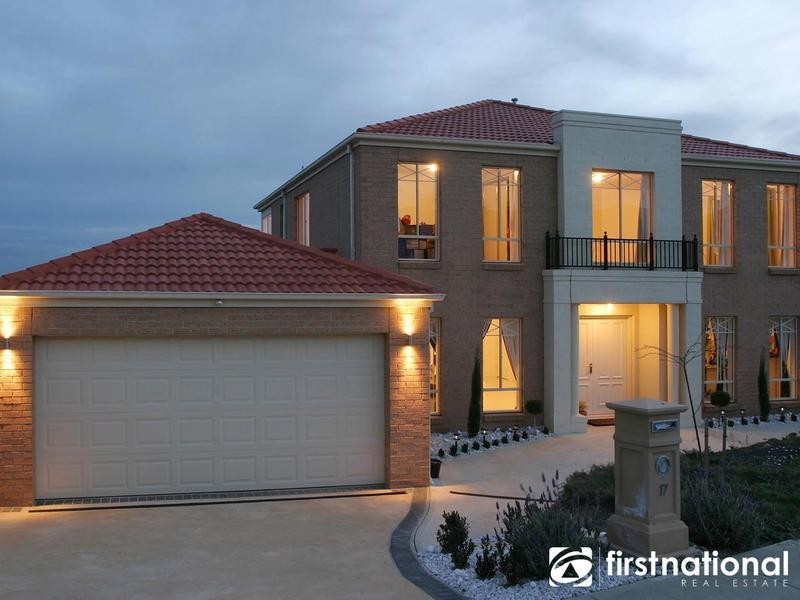 17 Sheldon Drive, Berwick VIC 3806