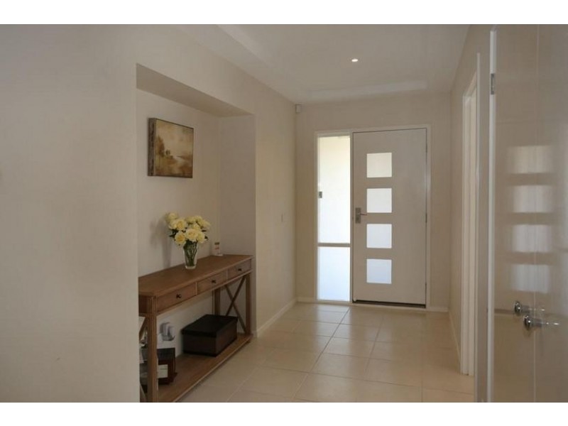 30 Pipetrack Circuit, Cranbourne East VIC 3977