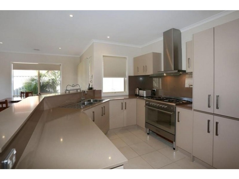 30 Pipetrack Circuit, Cranbourne East VIC 3977