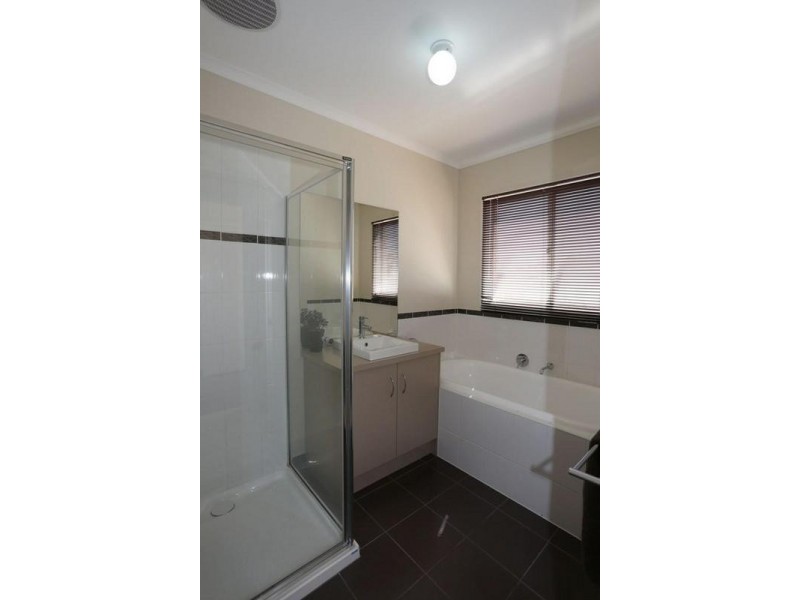 30 Pipetrack Circuit, Cranbourne East VIC 3977