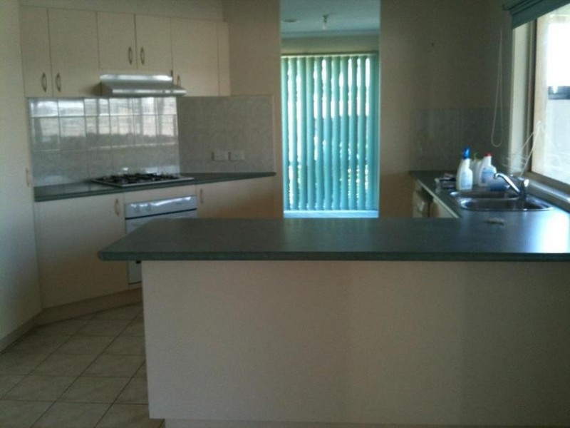 68 Amberly Park Drive, Narre Warren South VIC 3805