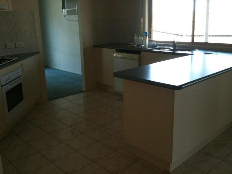 68 Amberly Park Drive, Narre Warren South VIC 3805